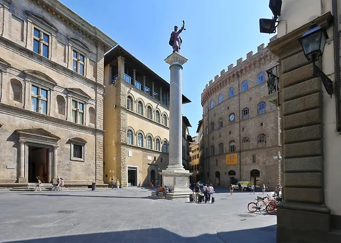 Tornabuoni Apartment In Central Florence